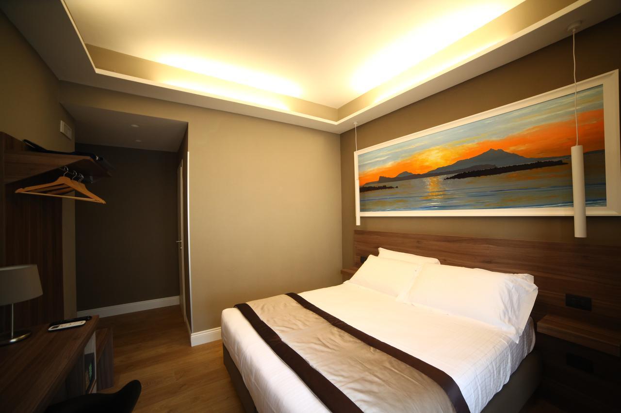 7th Floor 3* Napels