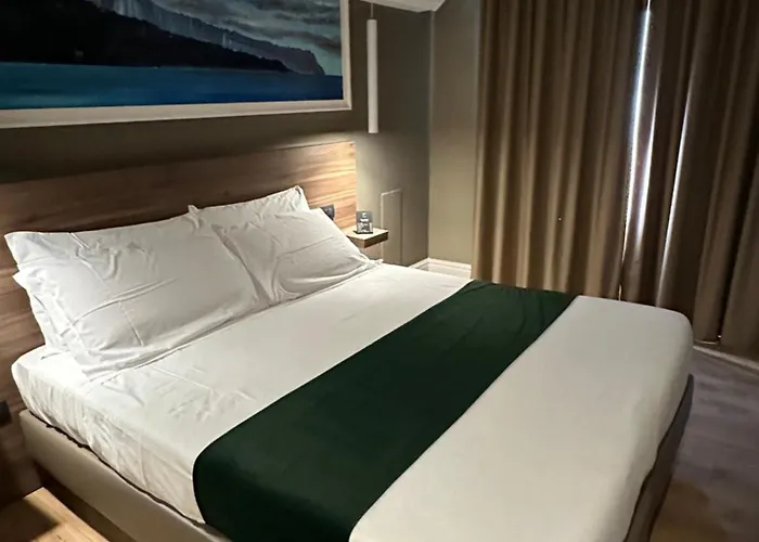 7Th Floor Suite